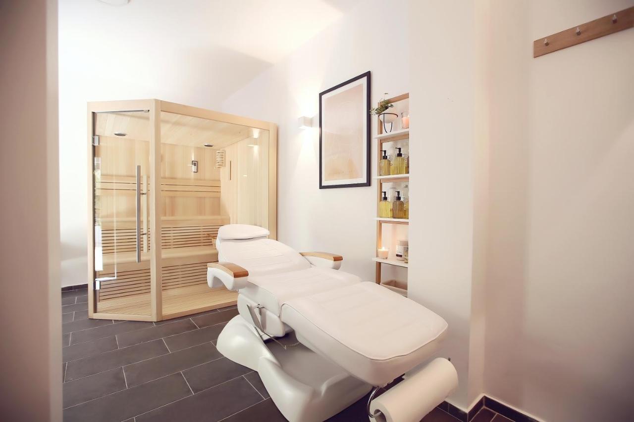 Casa M Hotel Nagyvárad Kültér fotó