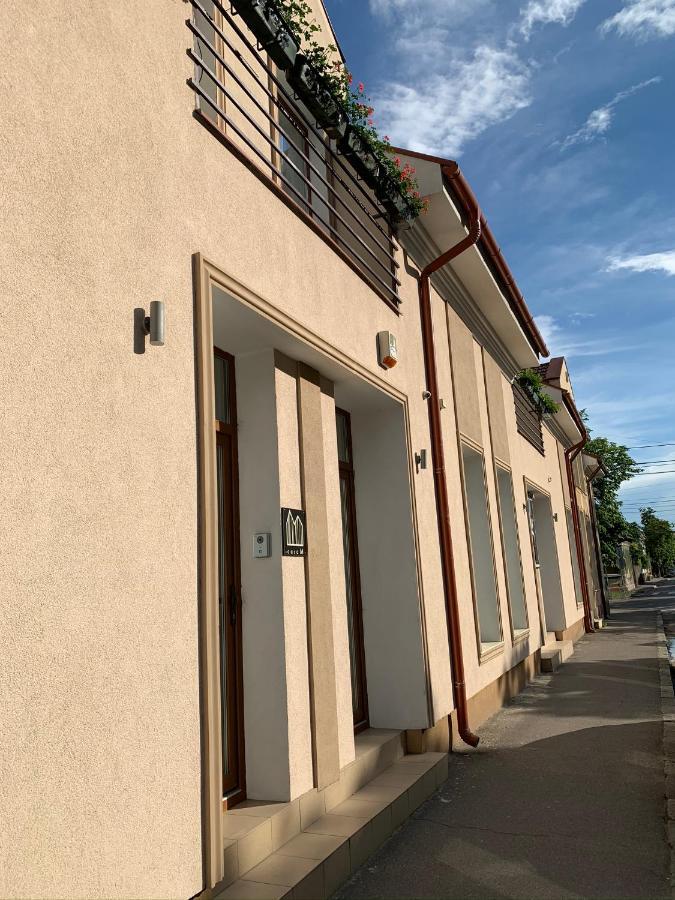 Casa M Hotel Nagyvárad Kültér fotó